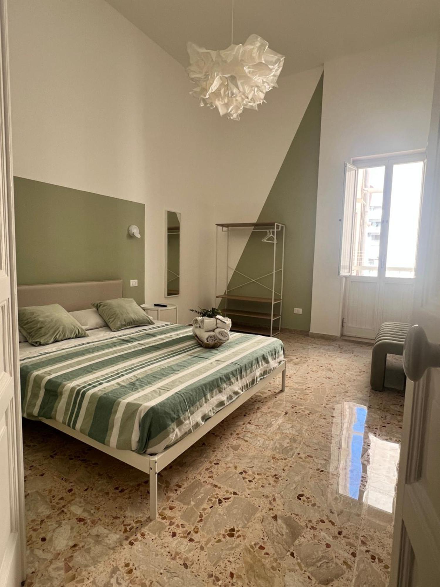 Lucky Corner - Elegant Stay Taranto Exterior photo