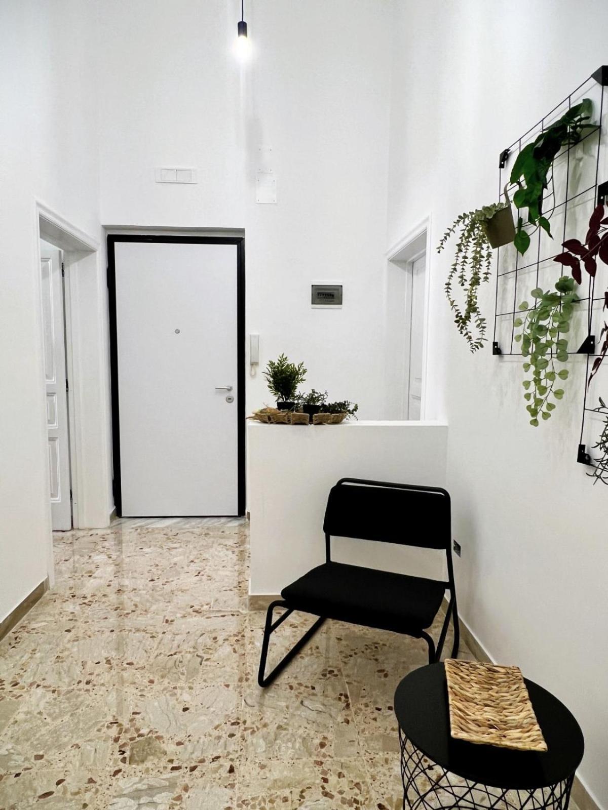 Lucky Corner - Elegant Stay Taranto Exterior photo