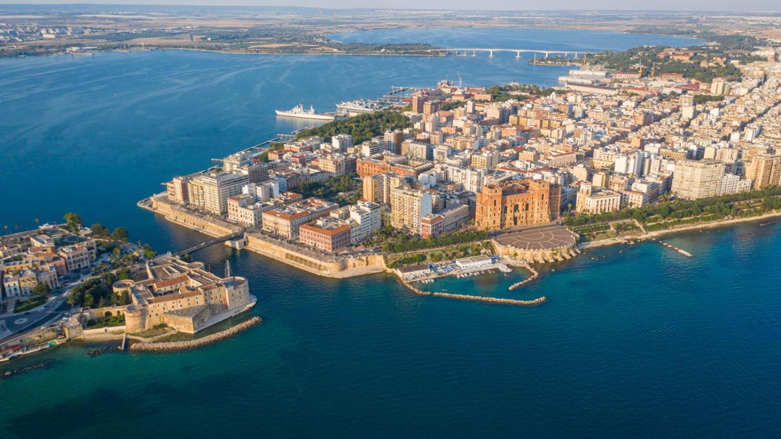 Lucky Corner - Elegant Stay Taranto Exterior photo